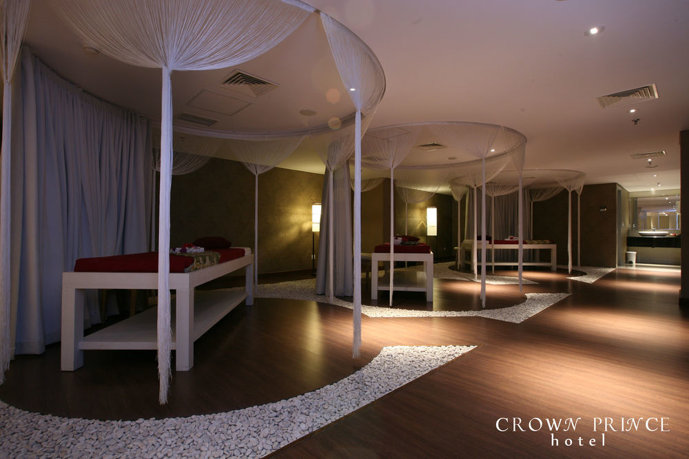 Crown Prince Hotel Surabaya Managed By Midtown Indonesia Exterior photo